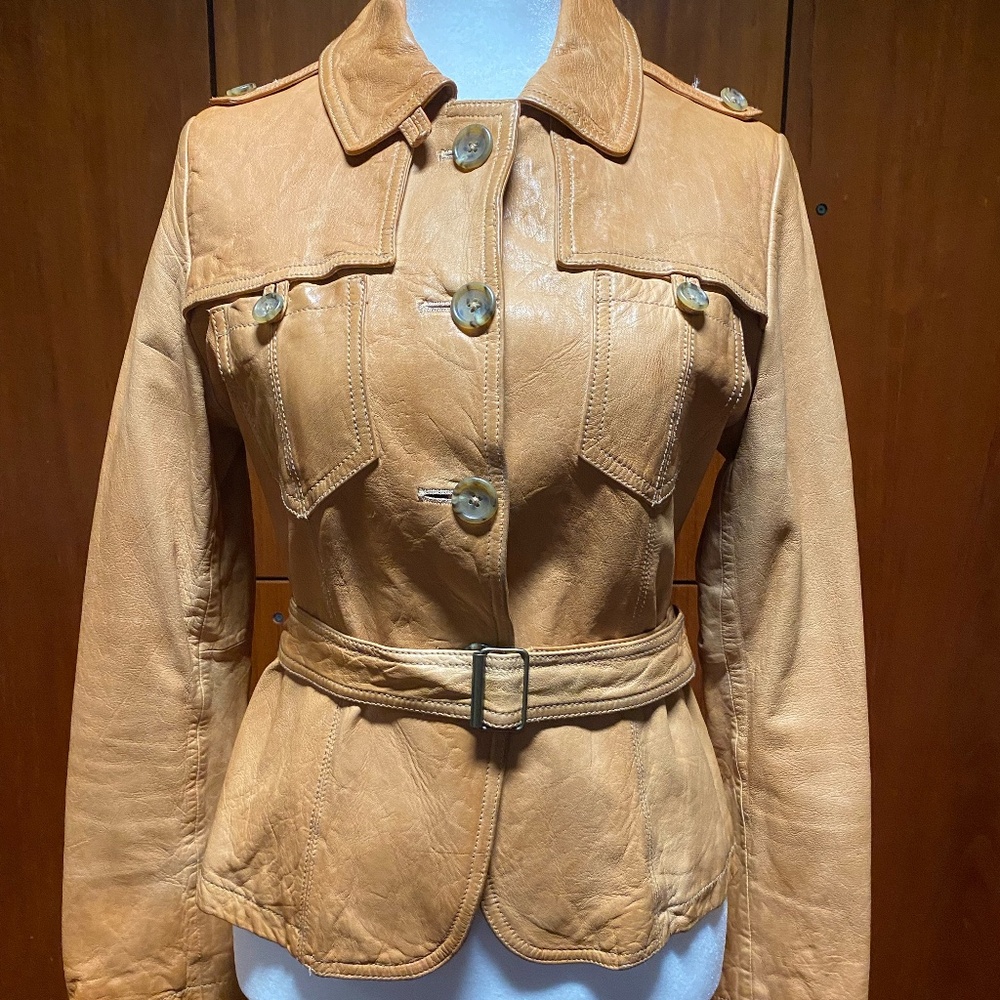 Vintage Banana Republic cropped camel/tan leather jacket. Size PS
